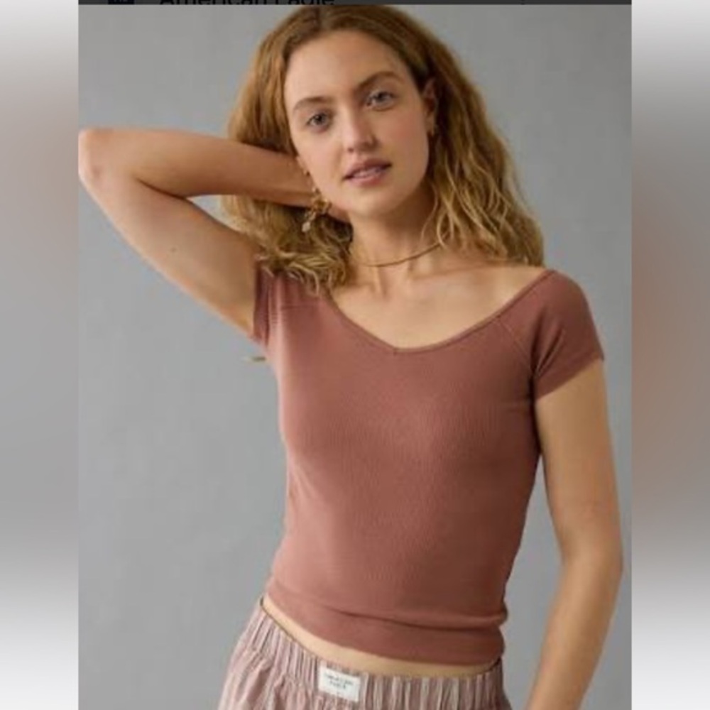NWT/NWOT AE Saltwash V-Neck Baby Tee